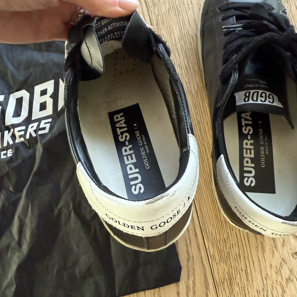 Golden Goose Size 35 - Picture 5 of 6